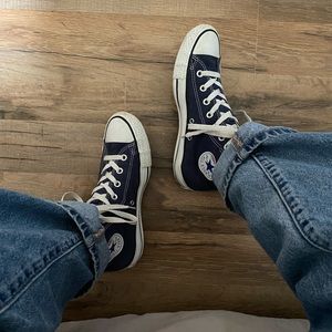 High top Converse - women’s 8, men’s 6 - navy blue